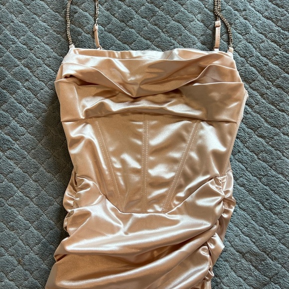 Corset midi ruched dress in beige - Picture 3 of 3